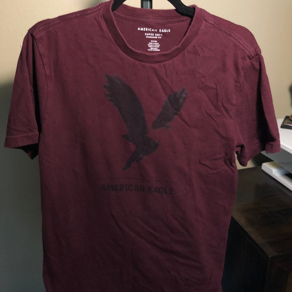 American Eagle Burgundy Graphic Tee